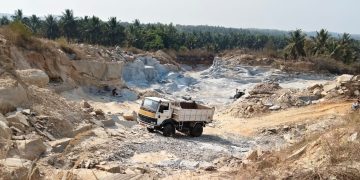 ಕೃಷಿ ಸಚಿವ ಚೆಲುವರಾಯಸ್ವಾಮಿಯವರ ಕ್ಷೇತ್ರ ನಾಗಮಂಗಲದ ಕಲ್ಲೇನಹಳ್ಳಿಯಲ್ಲಿ ಗೋಮಾಳದ ₹25 ಕೋಟಿ ಮೌಲ್ಯದ ಬಂಡೆ ಲೂಟಿ?